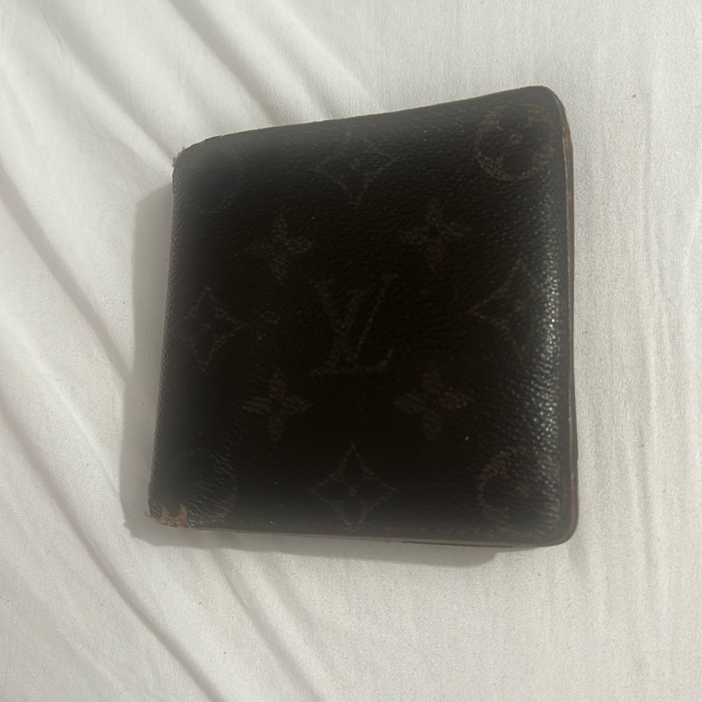 LV MENS WALLET
